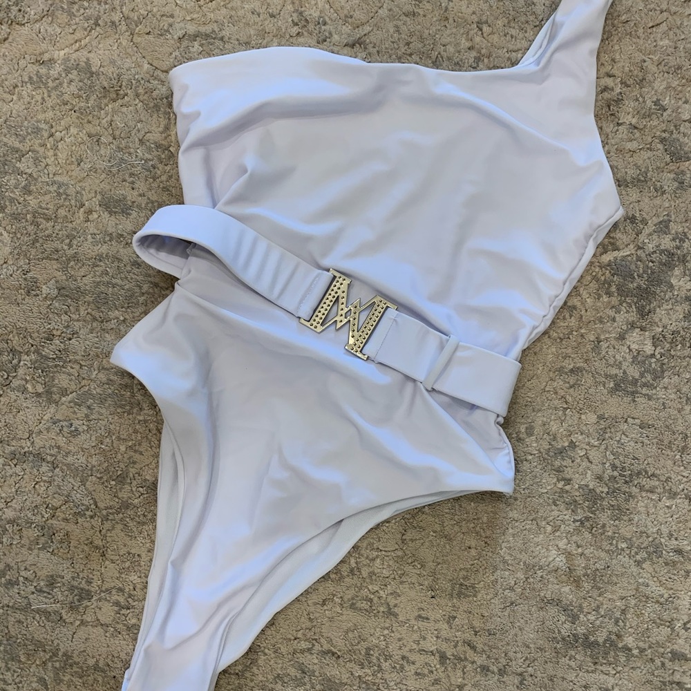 SHEIN WHITE ONE PIECE SWIMSUIT